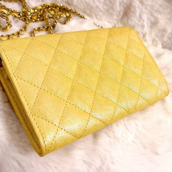 CHANEL Iridescent Caviar Quilted Wallet on Chain Flap Bag - Picture 4 of 15